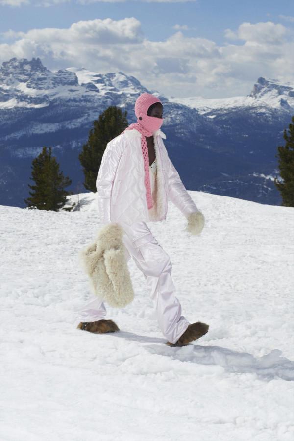 2021 秋冬時裝秀的 9 種帽子趨勢-告訴你如何在寒冷季節既時尚又溫暖 2021 秋冬時裝秀的 9 種帽子趨勢-告訴你如何在寒冷季節既時尚又溫暖