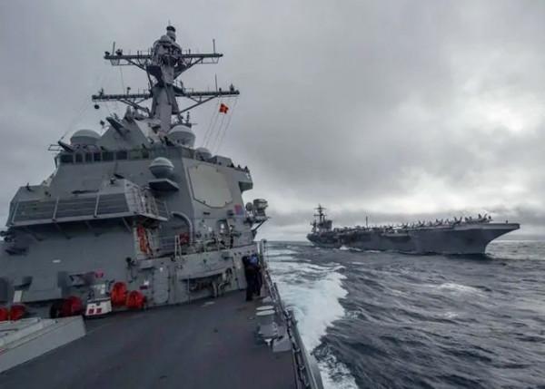 美國海軍首次訪華，讓我們大失所望，我國儀仗隊直接撤離