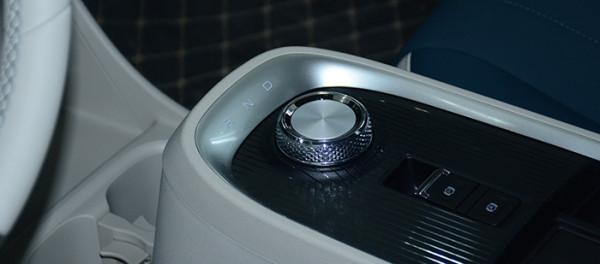 前保時捷設計師操刀,後排空間竟超1拳,好貓外觀小姐姐能不愛嗎 前保時捷設計師操刀,後排空間竟超1拳,好貓外觀小姐姐能不愛嗎