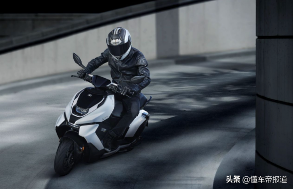 新車 | 售17999-21699元，春風旗下ZEEHO電動摩托車AE8正式上市