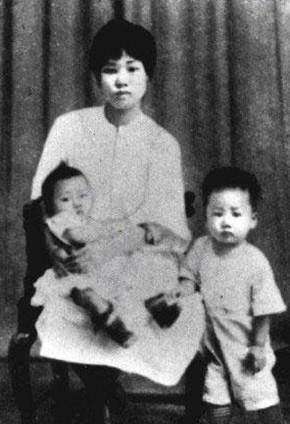 他是楊開慧的哥哥，曾保護過毛岸英，建國後請求安排工作，被拒絕