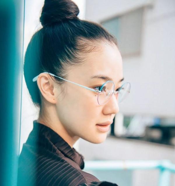 戴眼鏡也貌美十足的日本女藝人，每一位都太可了