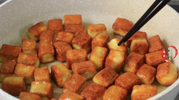 冬天，如果覺得吃魚太貴，不妨試試它，鮮嫩好吃，下飯堪比紅燒肉