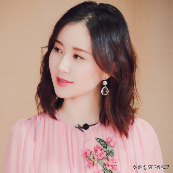 做演員的時候很成功,做網紅也是很成功的80後女演員 做演員的時候很成功,做網紅也是很成功的80後女演員