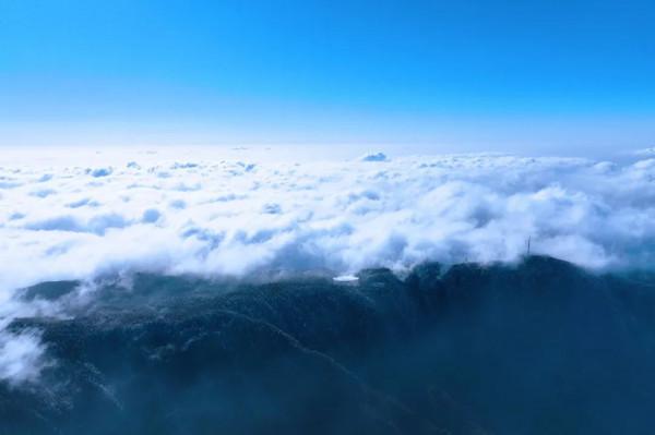 超想嘗一口明月山雲海，棉花糖味兒的！
