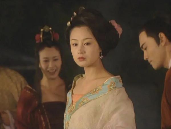 10位內地古裝美人今昔對比，有人曾鋃鐺入獄，有人因太美險被毀容