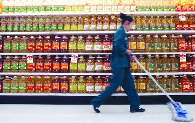 吃什麼油最安全？醫生建議：2種油經常吃危害大，最好不要吃了