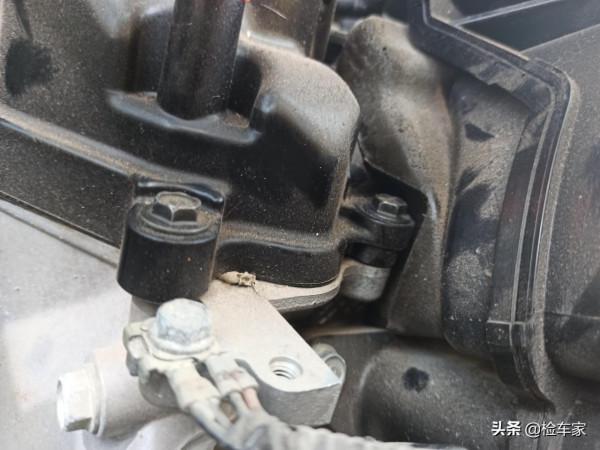 車身撞稀碎，這輛本田飛度換個馬甲賣6萬？車主：不退車就法庭見