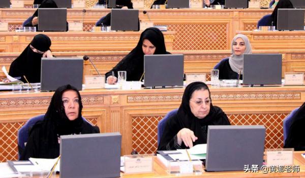 公主之死:沙特曾用教法公開處決私奔的王室公主 公主之死:沙特曾用教法公開處決私奔的王室公主