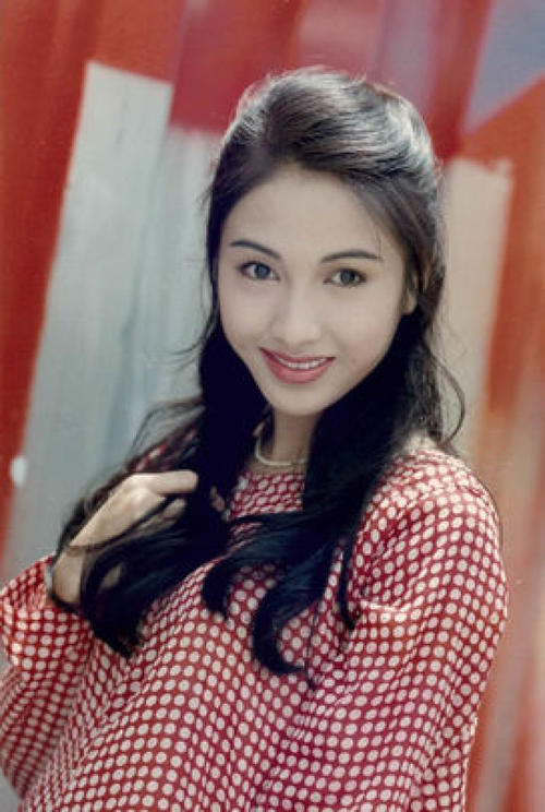 “落魄”千金黎姿，放著富二代許晉亨不要，為何偏偏嫁給瘸腿富豪