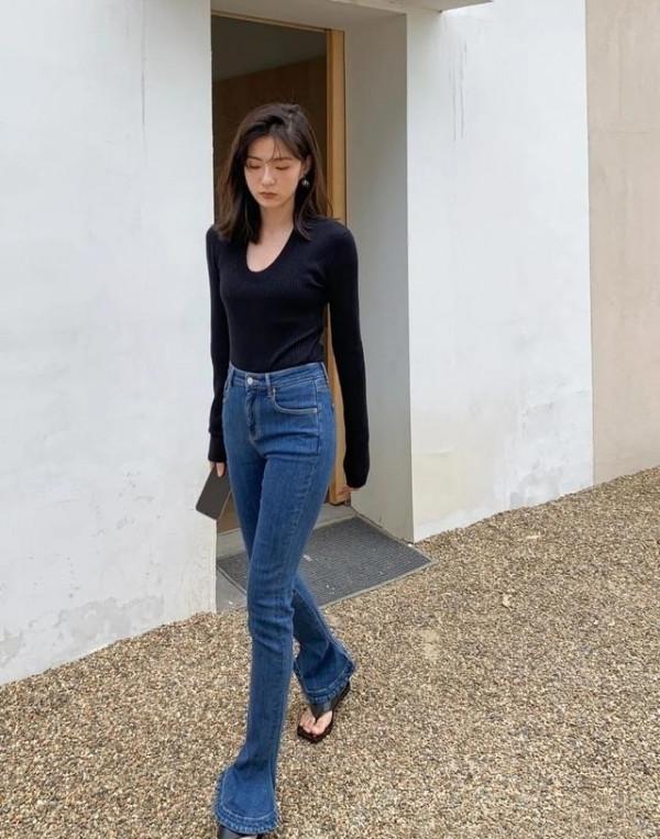 最近火了一條褲子，叫：“馬蹄褲”，顯高顯瘦又百搭，時髦感爆棚