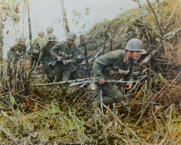 1984年副指導員被俘，遭越軍折磨6年不屈，回國時體重僅37公斤