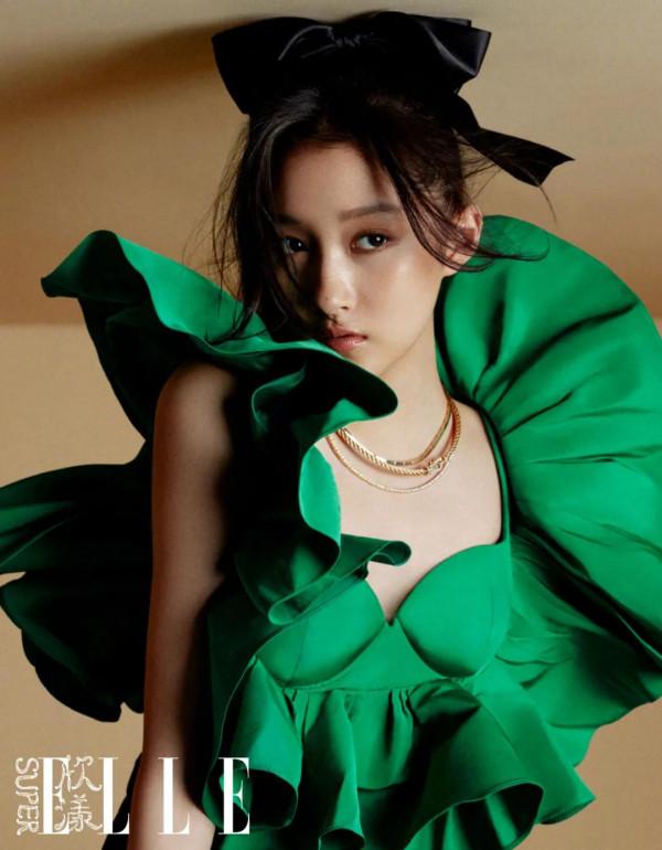 ​是我瘋了還是關曉彤真的變時髦了？