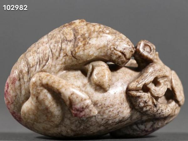 明代 火燒玉馬擺件規格：高5cm 寬8cm 重204g沁色迷人，玉質細膩，