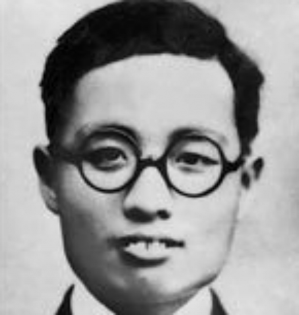 紅13軍政委建國前3個月去世，兩個女兒皆是才女