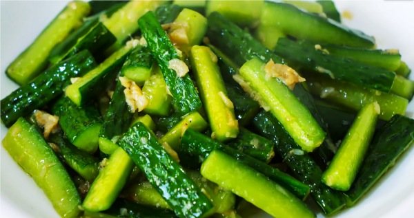 冬天燥熱火氣大，建議多吃8道敗火菜，營養好吃，暖胃驅寒還補水