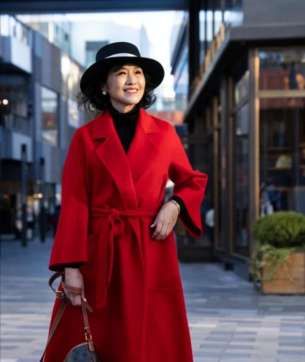 誰說老年人怎麼打扮也沒用,看看61歲的時尚奶奶,氣質吊打年輕人 誰說老年人怎麼打扮也沒用,看看61歲的時尚奶奶,氣質吊打年輕人