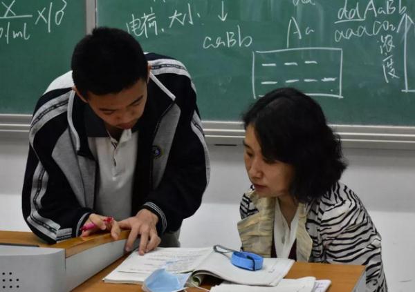 過來人才懂的心酸，&OpenCurlyDoubleQuote;醫生&rdquo;和&OpenCurlyDoubleQuote;教師&rdquo;之間的差距，不僅僅是薪資