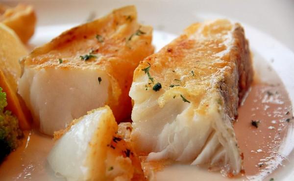 大腦“偏愛”的5種食物，核桃並不在其內，建議50歲以後，多吃點