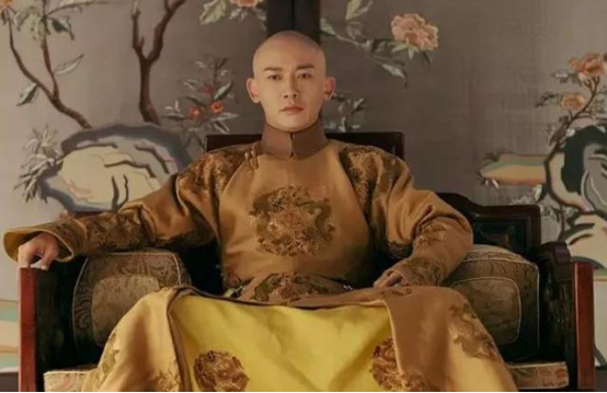 文武百官罷工參加喪禮，乾隆以為是大人物去世，一查卻是普通百姓