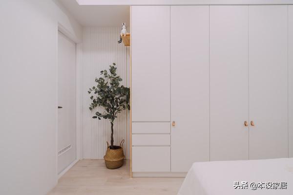 6個月完工，裝修花費30W，玄關櫃設計很搶眼，美觀又實用，曬曬