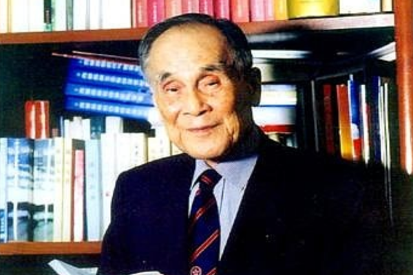 傳奇富豪莊世平，給祖國捐2000億死後享國葬待遇，兒子開出租為生