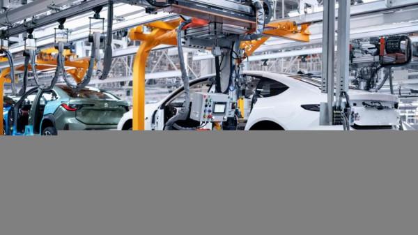 ET7真的要來了!首批生產線驗證造車已下線 ET7真的要來了!首批生產線驗證造車已下線