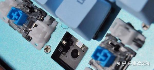 富德告訴你機械鍵盤光軸軸體和傳統機械軸體有哪些區別？