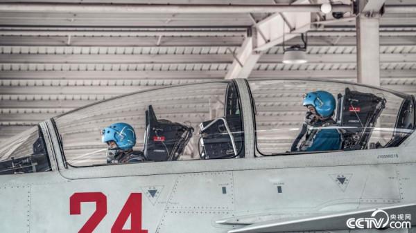 東部戰區海軍航空兵協同演練 萬里海空激戰正酣 東部戰區海軍航空兵協同演練 萬里海空激戰正酣