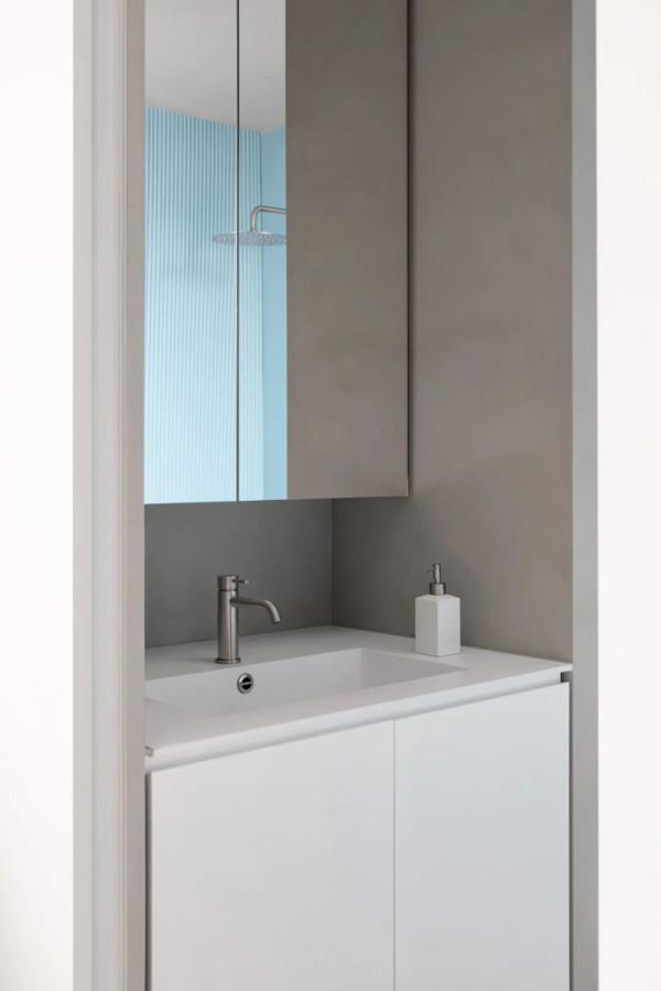 世界的好室 | 全屋定製隱形門櫃，木色配黑白溫馨又整潔