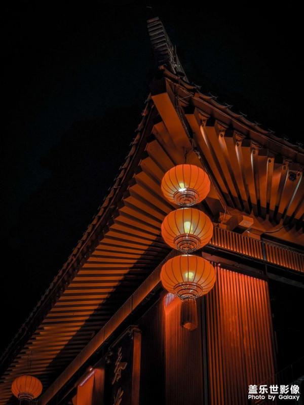 如何才能拍出夜景下的絕美古建築？三星手機幫你輕鬆搞定