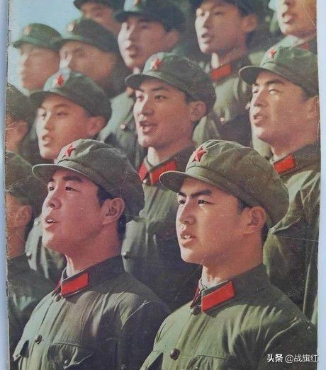 六十年代部隊無鞭炮，發射81發訊號彈慶祝盛會，全場歡呼