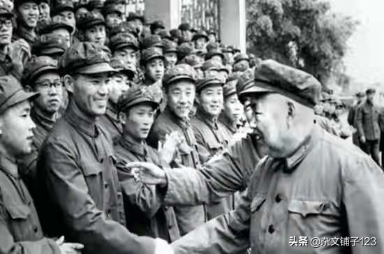 許世友晚年路過濟南，點名要見遲浩田：一定要找到九縱烈士的墓地