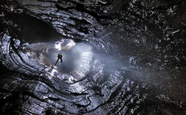 蘇聯當年挖到“地獄”?原計劃挖穿地球,為何到12262米趕緊停? 蘇聯當年挖到“地獄”?原計劃挖穿地球,為何到12262米趕緊停?