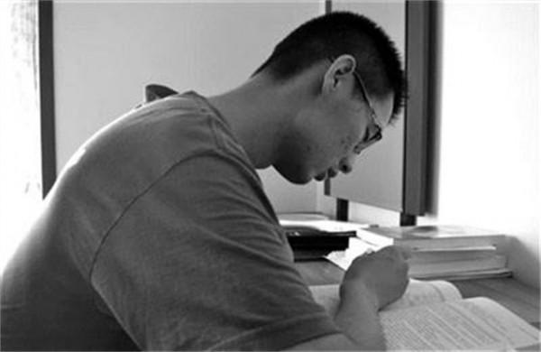 魏則西離世6年後：父母捐4萬善款給學校，試管失敗多次終迎新生命