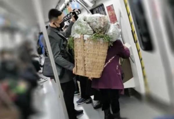 致不容易的2021年，願你歷經磨難眼裡有光，向陽而生