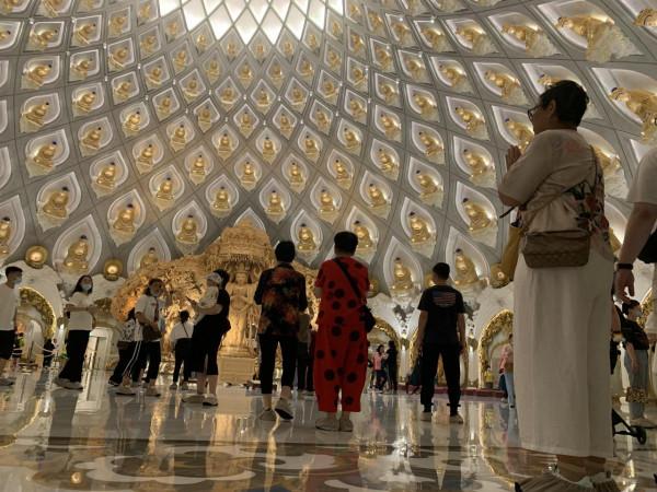 普陀斥資60億打造了一座佛經裡的極樂世界,門票90你想來嗎? 普陀斥資60億打造了一座佛經裡的極樂世界,門票90你想來嗎?