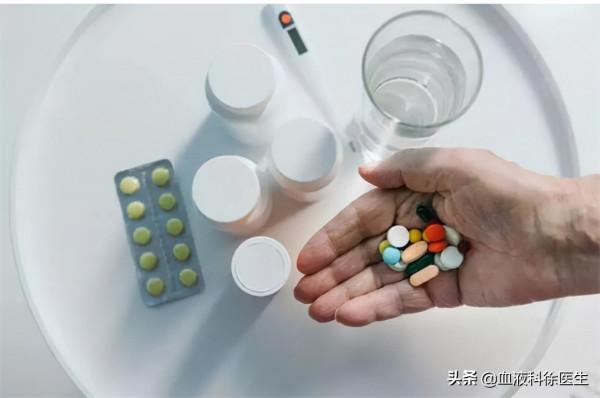 60歲大爺斑塊消失，他長期堅持2個“護血管”方法，行之有效