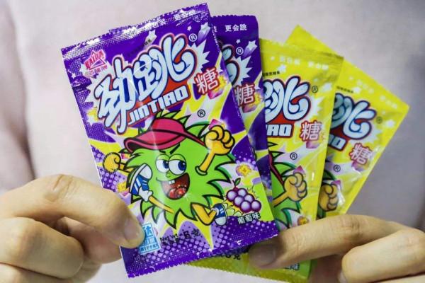 7種80後的&OpenCurlyDoubleQuote;兒時零食&rdquo;，現在依然走紅，解饞便宜，你吃過幾種？