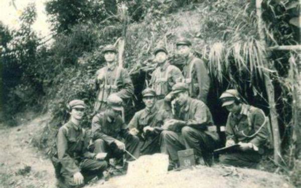 法卡山戰役:最後活下來的戰士相擁而泣,老兵回憶起還心有餘悸 法卡山戰役:最後活下來的戰士相擁而泣,老兵回憶起還心有餘悸