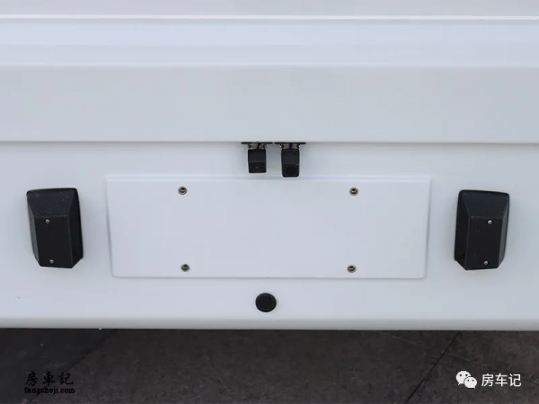 準備詩和遠方？賽德白鯨雙拓房車，超高配置讓你愛不釋手