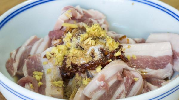 湖南最出名的12道名菜，香辣可口，又鮮又嫩，自己在家也能輕鬆做