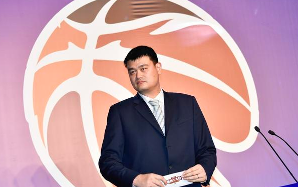 CBA再引爭議，替補席用小暖扇禦寒，第二階段為何不在南方舉辦？