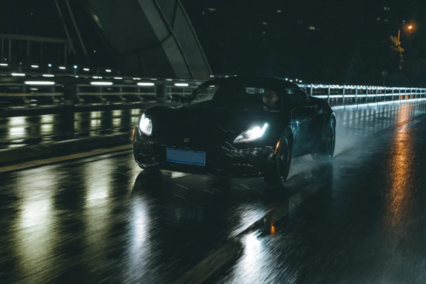 路特斯Elise,男人的“健身房” 路特斯Elise,男人的“健身房”