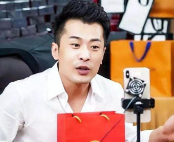 辛巴頻頻翻車，那個讓他甘心花7000萬迎娶的女人，到底有何魅力？