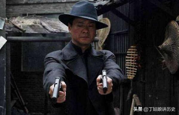 出賣鄧恩銘的叛徒,後來當上捕共隊長,因一雙皮鞋暴露行蹤被處決 出賣鄧恩銘的叛徒,後來當上捕共隊長,因一雙皮鞋暴露行蹤被處決