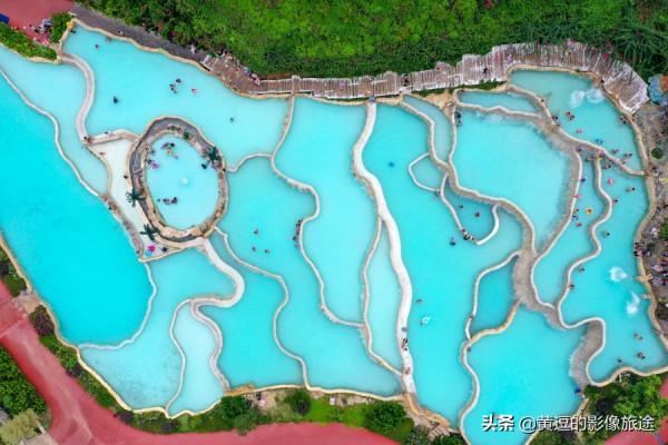 航拍廣西版“棉花堡”溫泉 碧藍如玉宛如層層梯田 航拍廣西版“棉花堡”溫泉 碧藍如玉宛如層層梯田