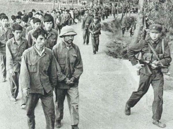 1979年對越反擊戰，許世友大發雷霆：萬炮齊轟，一間房子也不留