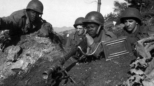 一位老農去北京，在博物館裡蹲地大哭：這是我的！真實身份暴露