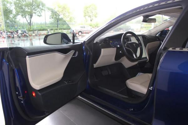 車主說車：女車主為何花70萬買一臺續航400公里的進口電動車？